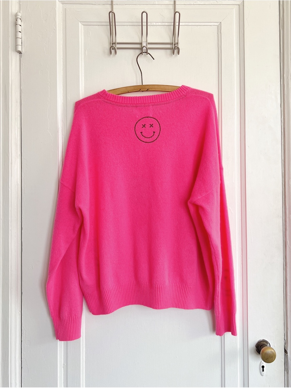 Brodie Cashmere • Smiley Stitch Crew Neck Sweater neon pink oversized pullover - Picture 9 of 10